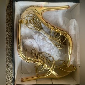 🔴 Gold Heels. Sz 8
